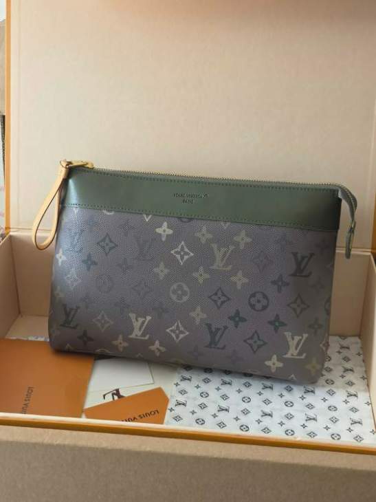 Picture of Louis Vuitton Wallets _SKUfw219248317fw